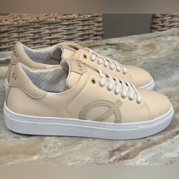 NEW Women’s LOCI Nine water resistant beige sneakers- Size 41